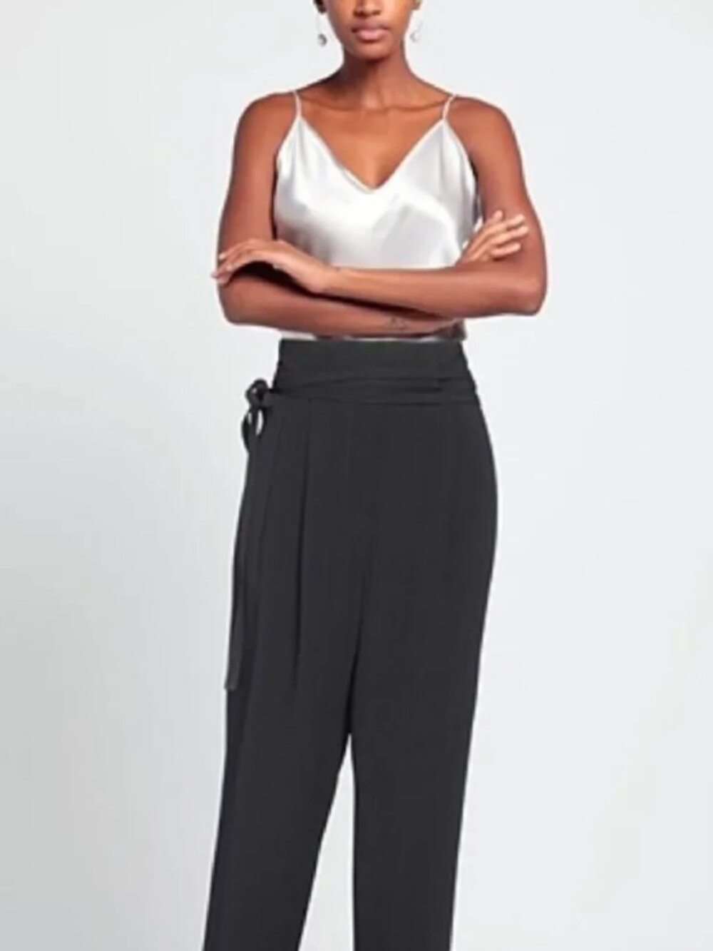 Pre-Loved Marc by Marc Jacobs Pleated Cropped Belted Black Pants size 6